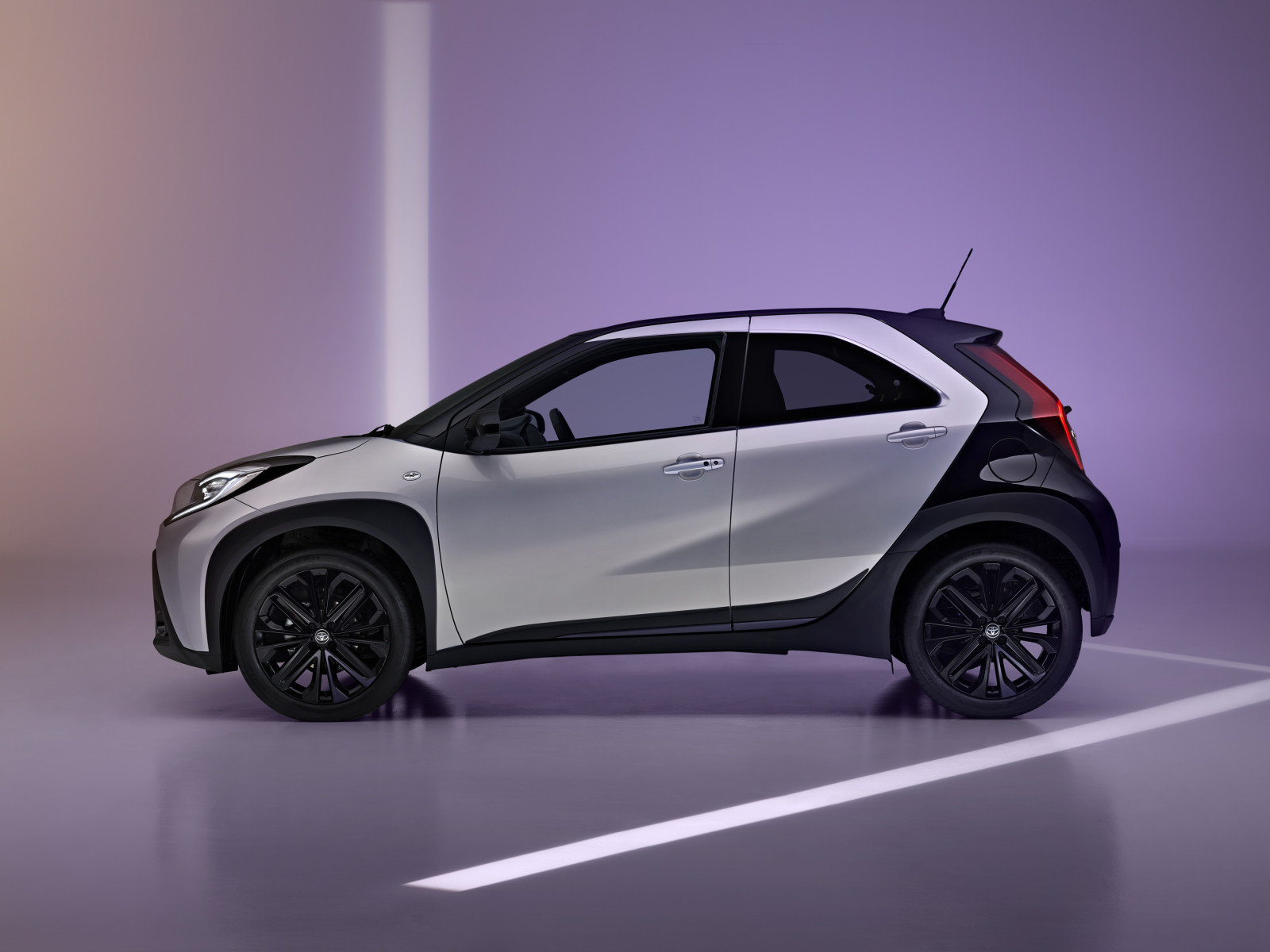 Toyota Aygo - Noleggio No Scoring + Kasco Totale Danni - immagine 3