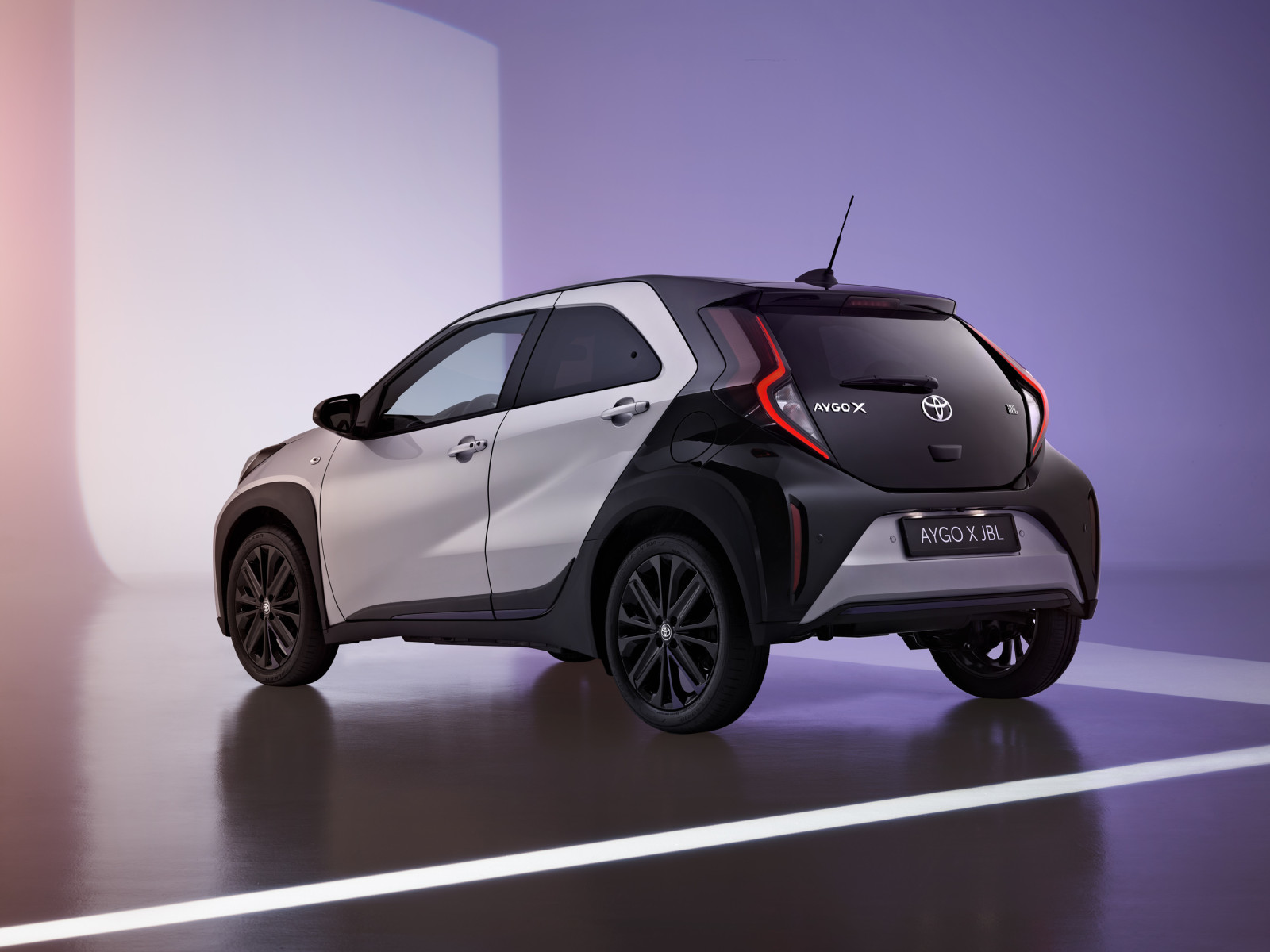 Toyota Aygo - Noleggio No Scoring + Kasco Totale Danni - immagine 4