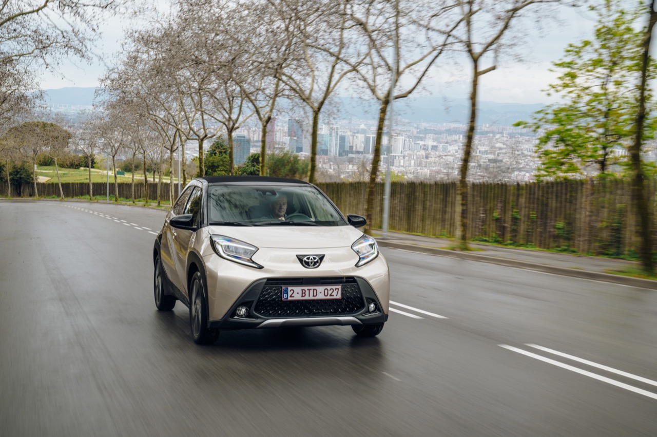 Toyota Aygo X – Noleggio A Lungo Termine City Car Crossover con Servizi Inclusi - immagine 4