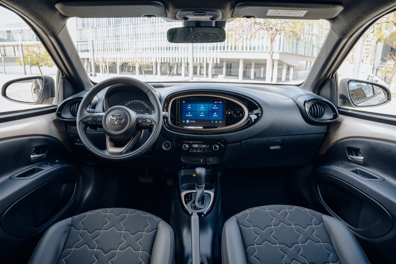 Toyota Aygo X – Noleggio A Lungo Termine City Car Crossover con Servizi Inclusi - immagine 3